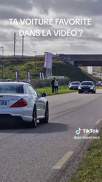 Accélérations de voitures de luxe et de sport lors d'un rassemblement pas loin de nancy sur une route nationale à 90kmh en toute sécurité 👌 Ta voiture favorite dans la vidéo ? #mercedes #amg #acceleration #voiture #rassemblement #luxe #supercar @Ge-Supercars