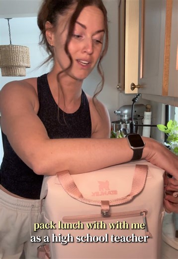 pack my lunch with me ✨I bring breakfast & lunch to school … so my lunch box needs to be big #lunchbox #packlunch #teacher #packmylunch #fypシ @Stanley 1913