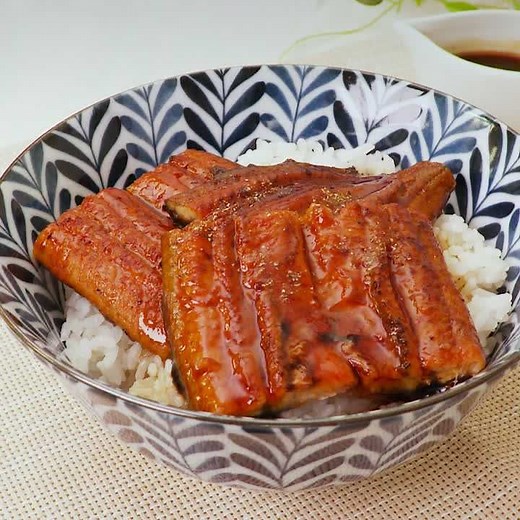 市販のうなぎを使って！ うなぎ丼のレシピ動画・作り方 | デリッシュキッチン