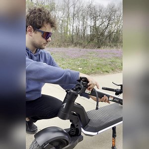 🚀 𝐅𝐨𝐥𝐝 𝐅𝐚𝐬𝐭𝐞𝐫. 𝐑𝐢𝐝𝐞 𝐒𝐦𝐚𝐫𝐭𝐞𝐫.The new Apollo latch system is built for riders who don’t wait around. 🔗 Locks solid. 🔄 Folds in seconds. 🏁 Ready when you are. No tools, no wobble — just ride. Shop Now 👉 | Apollo Scooters