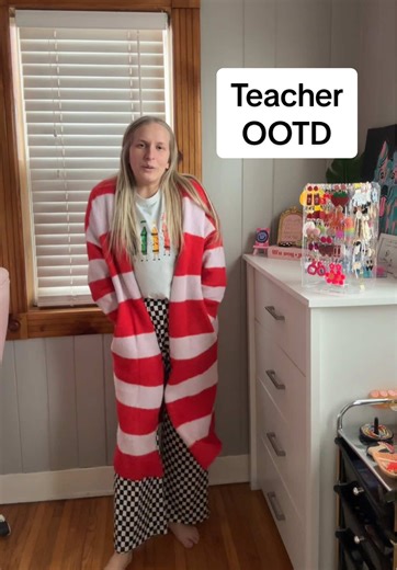 Choosing the Perfect Teacher Outfit: Checkered vs. Pink Pants