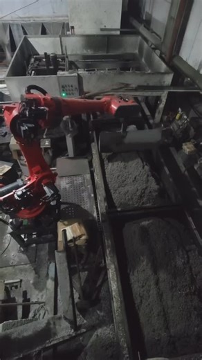 张成浩 on Instagram: "Industrial robots replace workers.#industrialrobot#automation#manufacturingindustry#ABB#Fanuc#kuka#yaskawa"