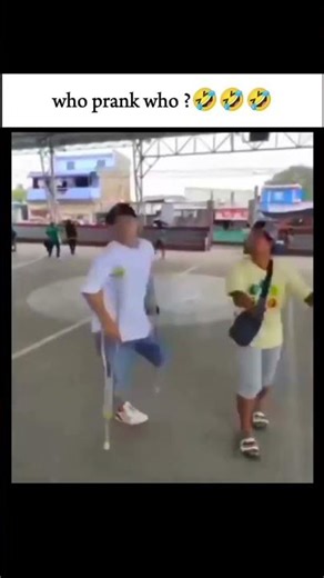 Two disable man ended up pranking each other. 😃😂 #viral #funnyclip