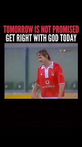 Miklos Feher, a Hungarian footballer, on 25th January 2004, died of a cardiac arrest during a match between Vitória de Guimarães and histeam Benfica in Guimarães. #lifeisshort #tomorrowisnotpromised #repost #reposted #repent #repentance #RepentAndBelieveTheGospel #jesuslovesyou #JesusIsLord #JesusIsTheWayTheTruthAndTheLife #JESUSiSTHEonlyWAYtoHEAVEN #helpuslord #reelsvideo #facebookreels #christianreels #facebookpost #christianity #christians #christian #christianliving #christianlife #christian
