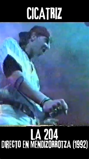 29K views · 720 reactions | Natxo y sus muletas en plena acción en directo en Mendizorrotza en 1992. | Maketas en el Desván | Facebook