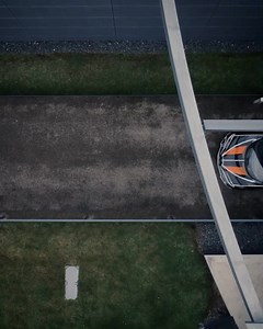 Since 2005, one man has painstakingly inspected 95% of all BUGATTI cars that have been built by hand in Molsheim up to the present day, and has driven over 350,000 kilometres in the VEYRON 16.4, CHIRON and DIVO. Steve Jenny is a master of his craft when it comes to testing BUGATTI’s spectrum of performance, working as the marque’s leading quality assurance expert. “With such individual and handcrafted vehicles, everything must be perfect for the ultimate driving experience. Our aim is to correct