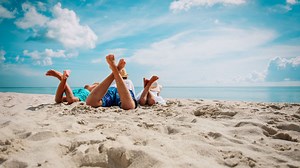 Chèques-vacances : l'État débloque 1,3 million d'euros supplémentaires pour le dispositif en 2023
