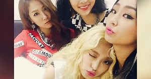 SISTAR rises to a perfect all-kill with summer hit, "Shake It"