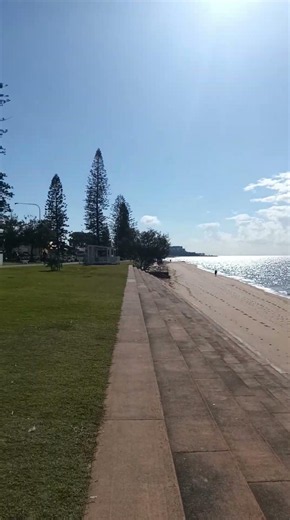 Australia: Queensland beach 🏖️