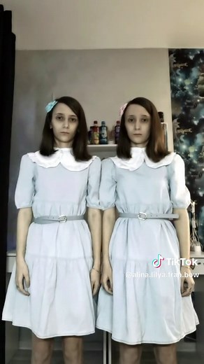 Cosplay Twins Clara and Mia from Fran Bow