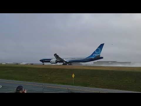 GE9X ROAR! Boeing 777X First Takeoff at Everett Paine Field (JAN 25th 2020)