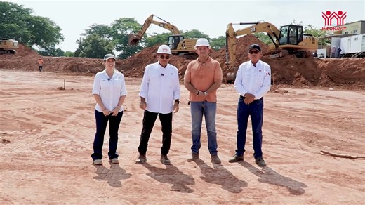 ¡Más viviendas dignas para Tabasco! 🏡 Nuestro director general, Octavio Romero Oropeza, visitó el predio El Rastro, en Villahermosa, donde se construirá un desarrollo habitacional de 384 viviendas del programa #ViviendaParaElBienestar de la Presidenta Claudia Sheinbaum Pardo. En diciembre iniciará la entrega de las primeras 128 casas, y durante 2026 se concluirá la totalidad del conjunto, un desarrollo icónico, respetuoso con el medio ambiente 🌳 y con espacios dignos para las familias que gana