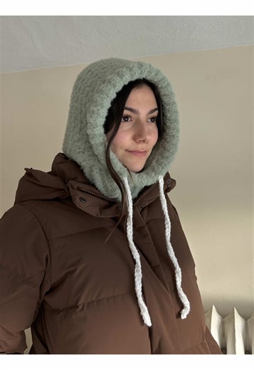 I will be wearing this every day for the next few months! Are you interested in a tutorial for this hood? #cosmiccrochet #crochetinspo #crochetideas #crochetbalaclava #crochethood