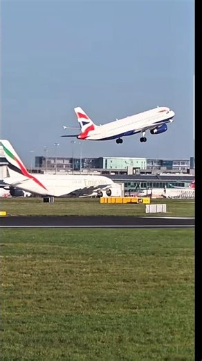 Powerful British Airways Takeoff ✈️ Airbus A320 Stunning Takeoff #shorts