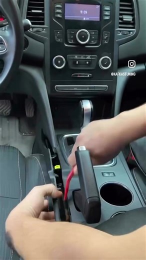 Renault Megane 4 için Özel Tesla Ekran Çözümü