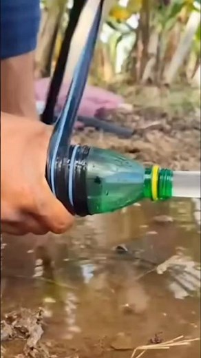 Cómo detener el agua de una tubería sin grifo #TrucosCaseros #DIY #BotellaPlastica