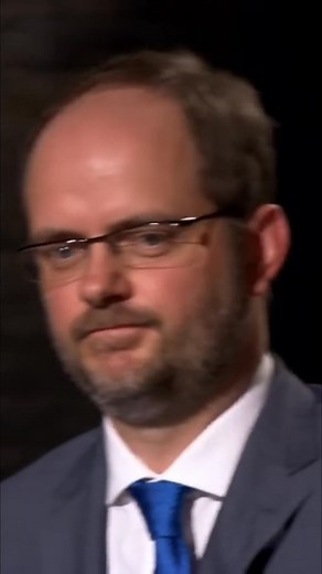 It's not a good strategy to tell investors you value them significantly less than others. Charging a much higher fee for the same percentage? That can be a deal-breaker. Sometimes, you just lose investment because you mess it up. This was one of those times. #DragonsDen #BusinessPitch#VCFunding #BusinessLessons | Dragons' Den Global
