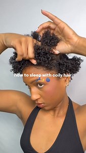 i’ve been banding my hair with hair ties for the past month and it’s been my favorite way to sleep with my natural hair without squishing it flat when sleeping 🤣 a part of the reason why it can feel like “too much work” when wearing my fro is that i have to restyle it in the morning if it messed up during the night. with this method i’ve been able to stretch my hair overnight and wear a wash n go that gets better throughout the week 😍 do you use this banding method?? it’s the best!!! next vide