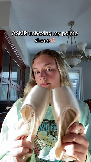 Nothing like a new pair of pointe shoes🤌🏼✨ #fyp #foryou #foryoupage #asmr #ballet #balletdancer #ballettok #ballerina #asmrsounds #asmrvideo #pointe #pointeshoes #pointeshoeprep #pointeshoeasmr #dancer #dance #asmrballroomhair #asmrballroomhairgirl