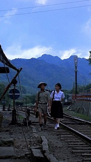 Film scenes | Dust in the Wind (1986), Director: Hou Hsiao-Hsien | Instagram
