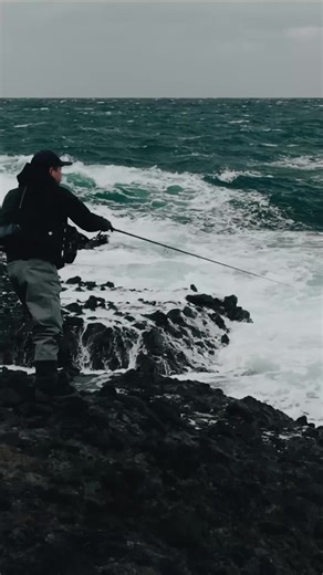 4.9K views · 2.3K reactions | The TWIN POWER XD is the powerhouse of Shimano’s Magnumlite series, built to be the toughest, most durable reel in its class! #ShimanoFishing #FishShimano #TwinPowerXD | Shimano-Fishing | Facebook