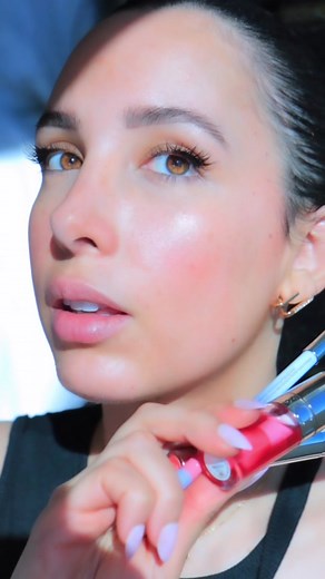 strawberry lips 🍓 using @Clarins USA lip oil #Clarinspartner #lipoil @Kosas lip liner lip stain from @Amazon #skincare #makeup #beauty #lipcombo