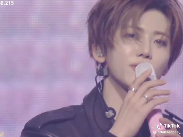 indah (@indahaechan_) - Celebrating NCT Dream: Graduation and Life Moments