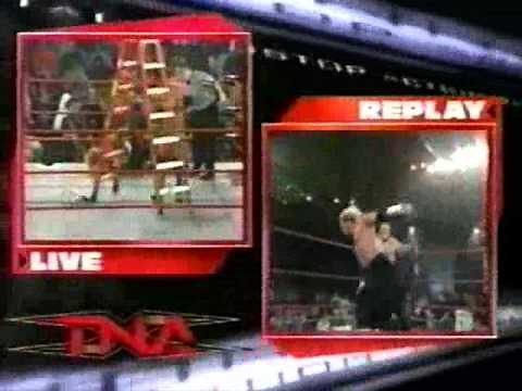 Ladder Match : AJ Styles vs Raven