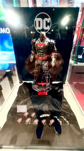 Hot Toys Batman XE Suit Hellbat ver. #batman#hellbat#hottoys#hottoyscollectibles
