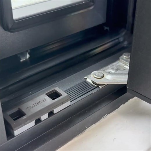 🎥 Micro-ventilation Window – Fresh Air and Insect Protection by Suozhe