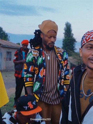 UNAWEZA KUVAA ZAKO TU KIDASLSLADE I#dreammedia255 #daressalaamtanzania#hiinikwajiliyako #arusha #kaskazini #tuzo #michezo #mpira #tanzania #comment #interview