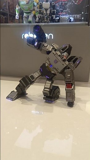 This Robot's Moves are UNBELIEVABLE! 🤯 Robosen Megatron Performance #Shorts