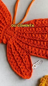 Querem o tutorial? 🥰 … Se você gostou da peça e já quer fazer a sua também, corre no meu canal do YouTube MARCOS JÚNIOR CROCHÊ 🧶 e você encontra esse e muitos outros modelos! … Na peça do vídeo utilizei o fio Neon Verão da @circuloprodutos na cor Laranja Neon e agulha 2.5 … As etiquetas mais lindas vocês encontram na @gglaseretiquetas 🥰🫶🏽 … Siga @marcosjuniorcroche para muito mais aulas como está e inspirações diárias. …. #croche #crochepassoapasso #semprecirculo #crochemoderno #crocheparai