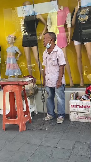 Exploring Store Window Displays: Fashion and Style