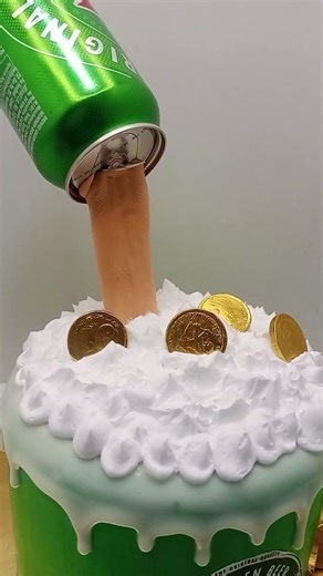 designing cake 🎂 #cake #shortvideos #viral #video #trendingsong #shorts #explorepage