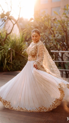 Gurleen Gambhir Khakhar on Instagram: "गोल्डन Girl in @geishadesigns for the pheras 🤍✨ Theme: Tuscan Temple 🙏🏻 Shukriya and Dher sara love to the full team for making this dreamy lehenga happen. From multiple video calls to sampling to always hearing me out and creating the best of the best with each and every detail .. uff . The Beauty of ivory & gold . Jewels @finesilverjewels_rj Hair @jeena_bax Also chose to do make up by myself for all the functions . Shot by @the_wedding_files Edited by 