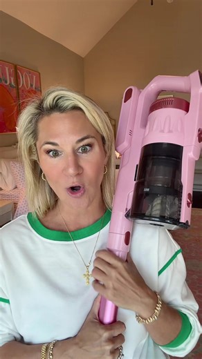 Pink Vacuum: Dorm Room Essential | College Haul