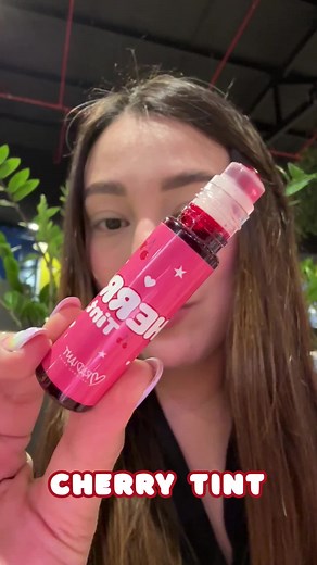 Amando mi cherry Tint 🍒 . . . Es en gel se difumina super bien, no deja parches la puedes usar como rubor tambien 🥰🥰🥰🥰! . . . #tinta #tintasdelabios #gloss #labios #productosdelabios #maquillaje #rubor #ruborencrema