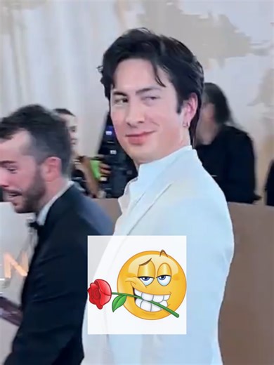 The Heat of Existence: Hudson Williams at the Golden Globes