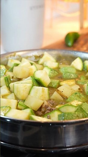 Ground Beef, Calabacitas + Salsa Verde = the most delicious combination #mexicanrecipes #picadillo