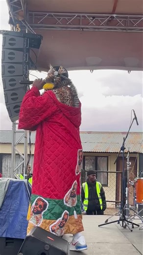Gauteng Tourism Authority on Instagram: "#Sjava on stage. The performance and the fit🤌🏿🔥🙌🏿💃🏿 shotleft Sho't Left visitjoburg Johannesburg Tourism Company jozi_my_jozi Jozi Comes Alive Festival #VisitGauteng #GPLifestyle #GPShotLeft #ShareMyGP #MusicalGP #GautengEats"