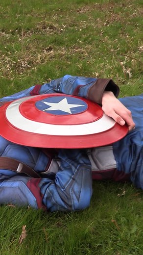 Siren Head Battles The Avengers in Beast Mode