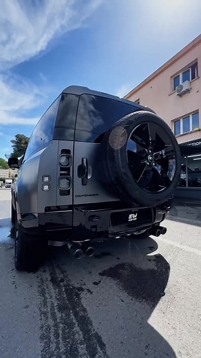 Range Rover Defender V8 P90 with Grey anthracit satin wrapping all black gloss parts protected with paint protection film and full QuickSilver Exhaust instaled by our team 💥💥💥 #elitewrap #ewcustom #luxurycarstyling #rangerover #defender #v8 #p90 #wrapping #covering #mattgrey #protection #ppf #custom #exhaust #cannes #france