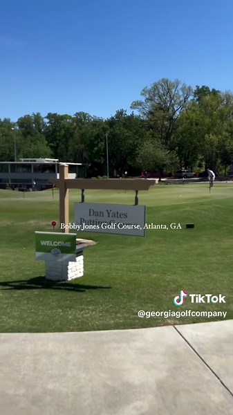 One of Atlanta’s best 🏌️‍♂️ ⬇️ Learn some more about this course! ⬇️ ⛳️ Named after the legendary golfer and Atlanta native Bobby Jones, this course has been a cornerstone of the city’s golf community since 1932. ⛳️ The 9-hole course switches between the ‘Azalea’ and ‘Magnolia’ tees moving in opposite directions, so you can play your first round here twice! ⛳️ There is a challenging 9-hole putting course that’s free to play in front of the clubhouse. It’s named in honor of Dan Yates, a former G