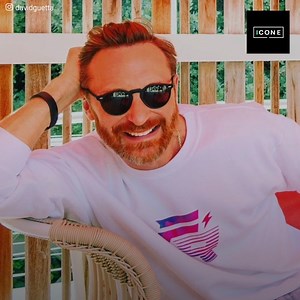 David Guetta era già incredibilmente ricco e, com’era da aspettarsi, non aveva esitato a concedersi numerosi capricci! Ma la verità è che nemmeno lui poteva immaginare che una semplice firma l’avrebbe trasformato ben presto in un multimilionario con i fiocchi...Che dire! 100 milioni di dollari cambiano la vita a chiunque! No? | Icone