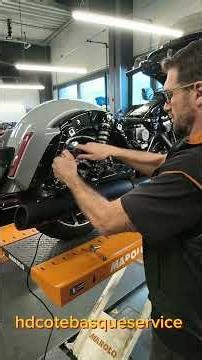 Montage échappement kess tech sur un flhx 2025 #harleydavidson #motorcycle #reels #fyp #moto