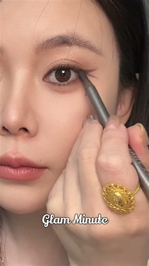 Stop Struggling with Eyeliner! The Q-Tip Sharpening Hack #EyelinerTutorial #WingedLiner #ootd