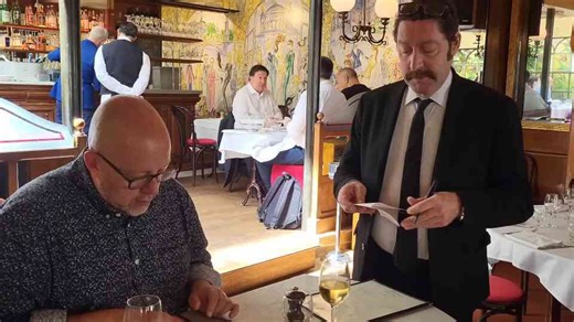 Why ordering food in Paris feels different