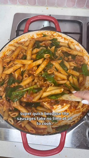 🍝 Sausage Ragu – The recipe is in the comments. ⬇️ Let’s talk cosy pasta night perfection 🙌 This Sausage Ragu is one of my ultimate comfort meals — rich, hearty, and packed with flavour. 💥 Juicy Italian sausage, garlic, thyme, and tomato passata simmer down into the most delicious sauce, and it all comes together with spinach and spaghetti for a weeknight dinner you’ll crave on repeat. 🌿🧄🍅 Top it with Parmesan and serve it hot — it’s the kind of meal that fills the house with incredible sm