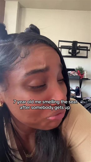 Asia (@a.sias1a)’s video of smelling the seat after someone got up